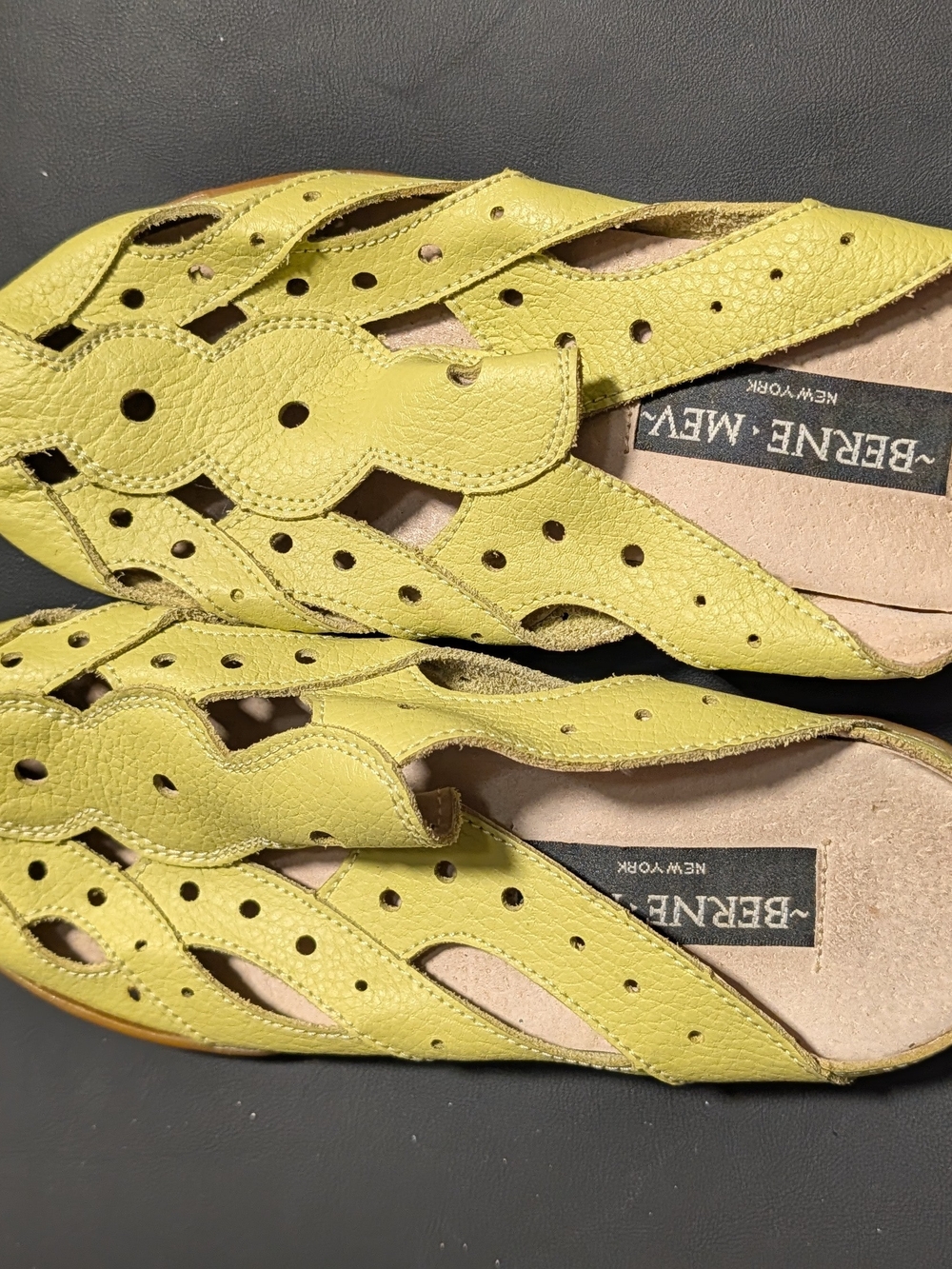 Berne Mev Sandals Green  Cutout Leather